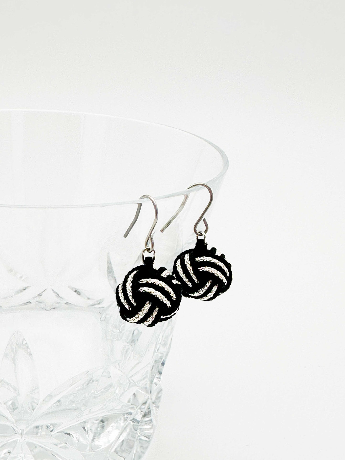 Kumihimo Earrings -Black&Silver-(Ship from Japan)
