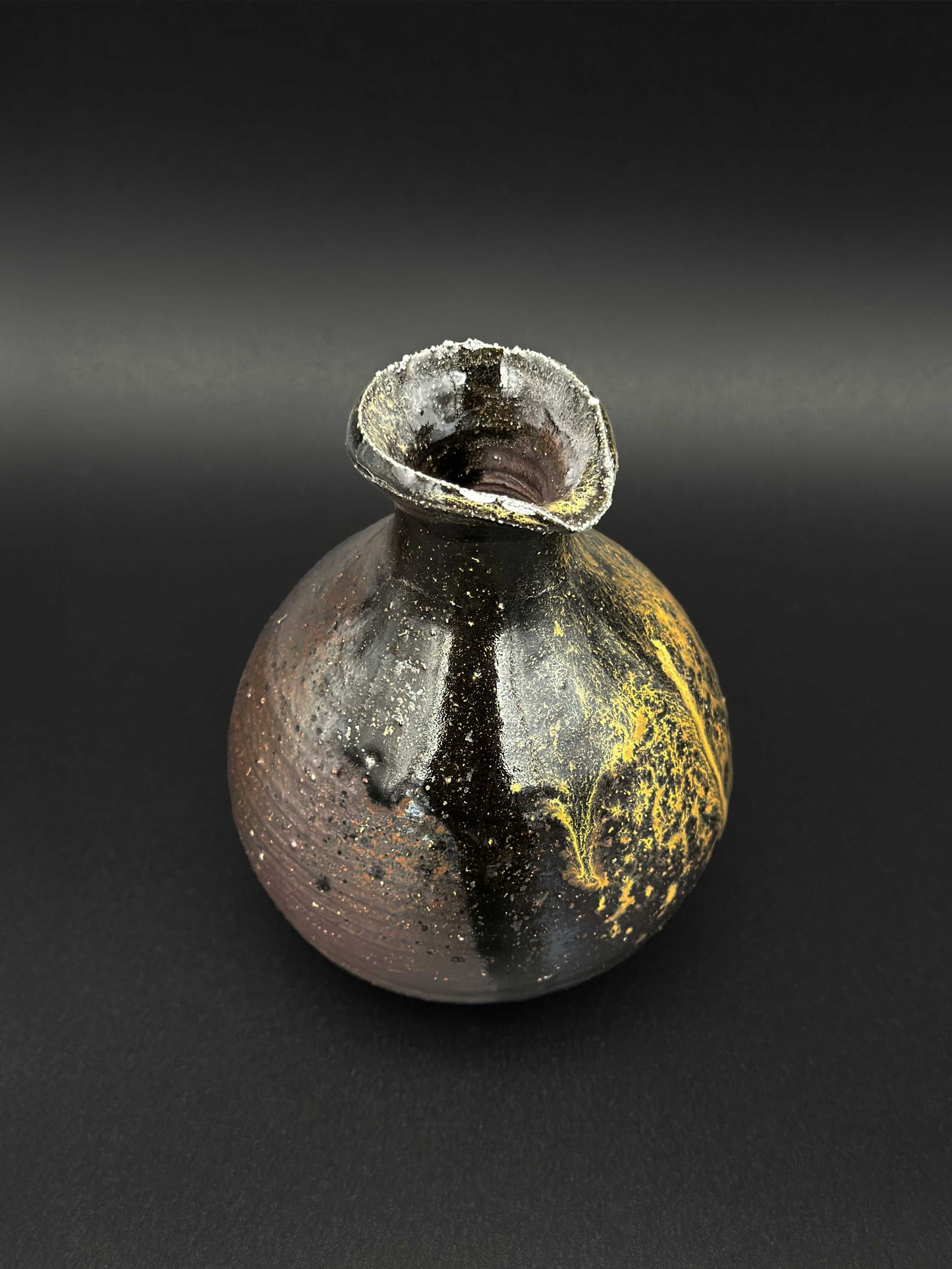 IGAYAKI-Tokkuri-伊賀黒陶片口壺(Ships from Japan)